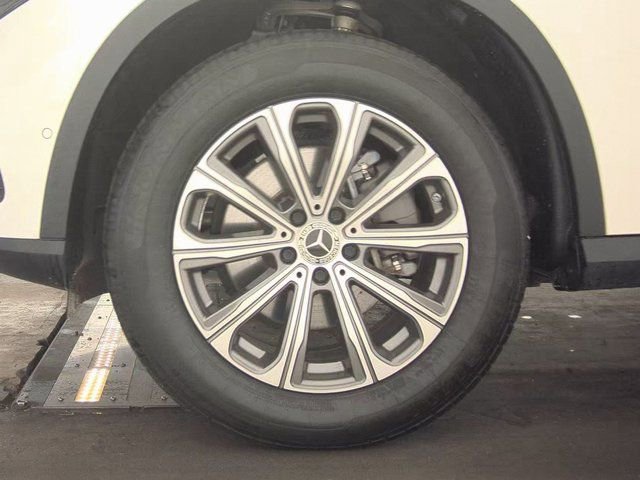 Used 2024 Mercedes-Benz GLC 300 image 12