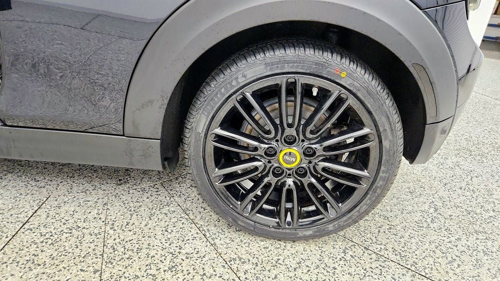 Used 2022 MINI Cooper SE FWD image 9