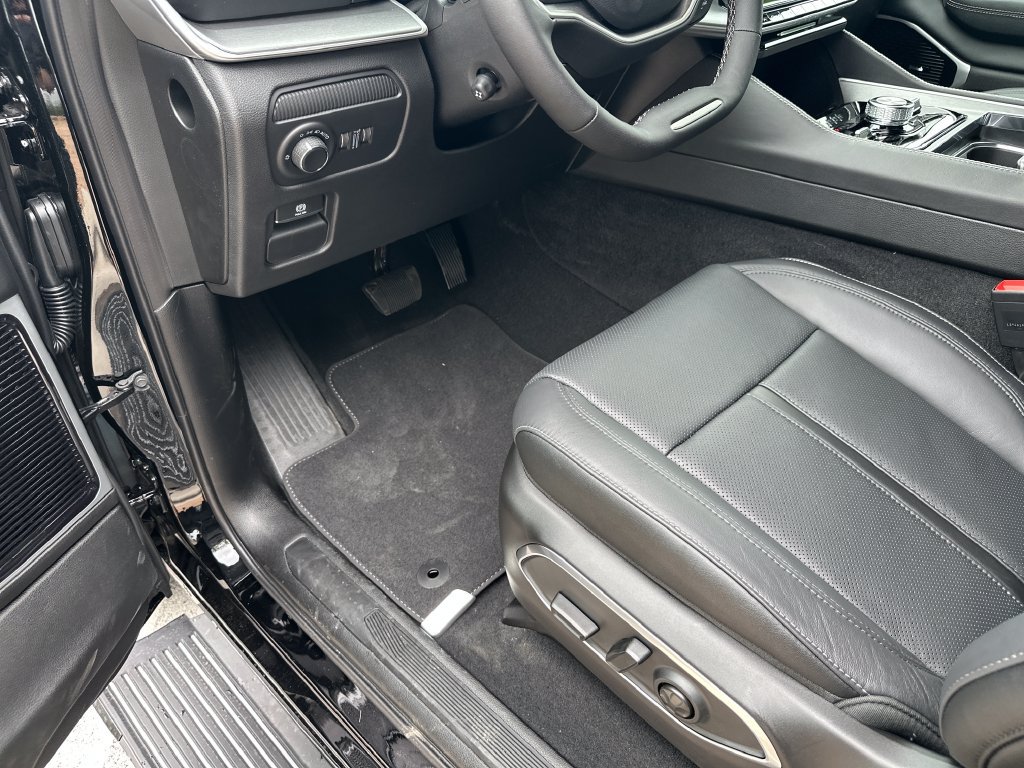 New 2026 Jeep Grand Wagoneer Limited AWD/4WD image 19