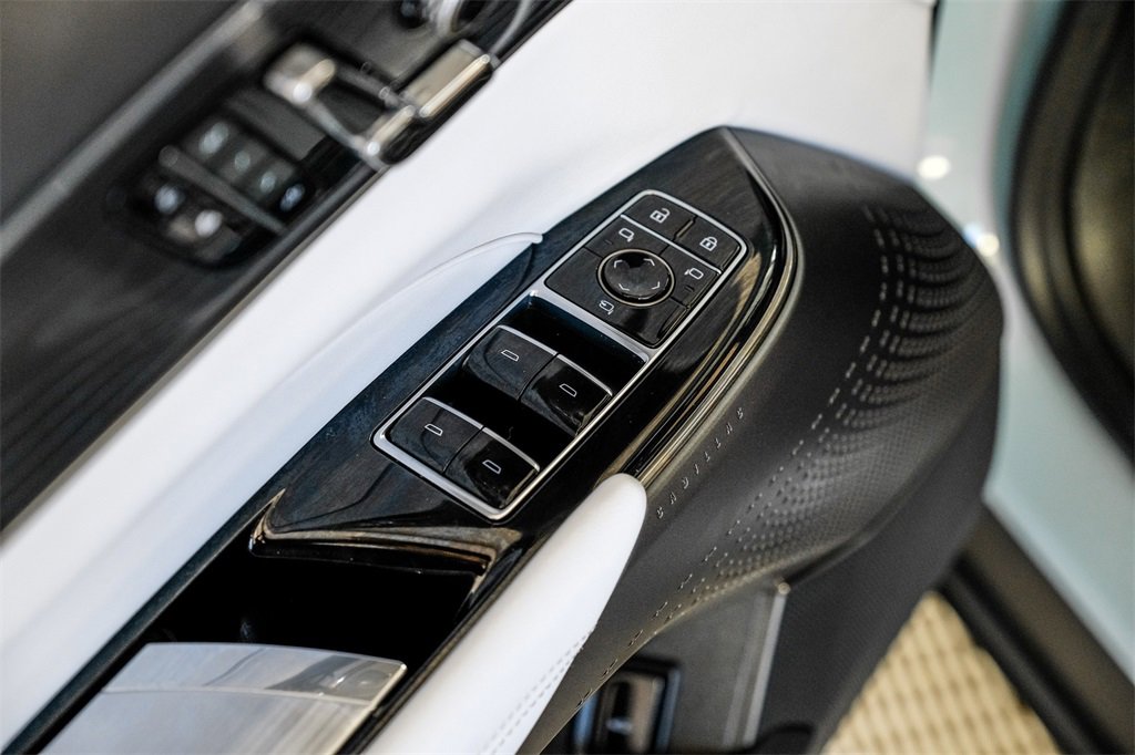 Used 2024 Cadillac Lyriq Luxury image 44