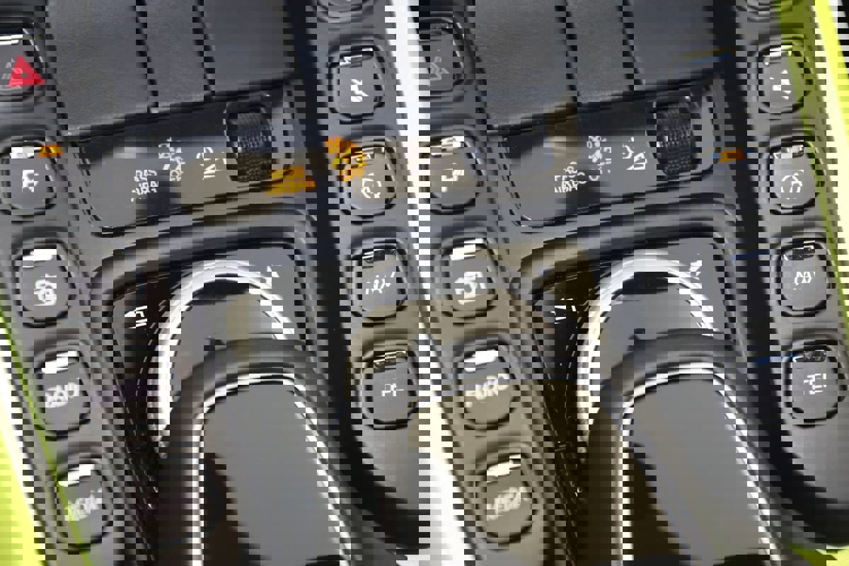 Used 2019 Aston Martin V8 Vantage Coupe RWD image 45