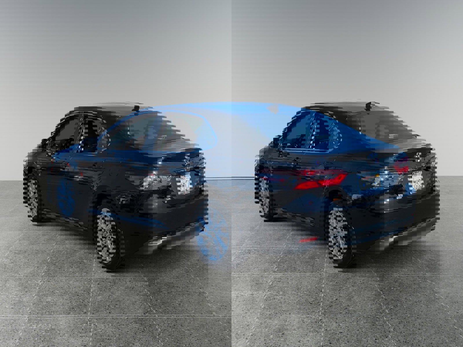 Used 2024 Toyota Camry LE image 3