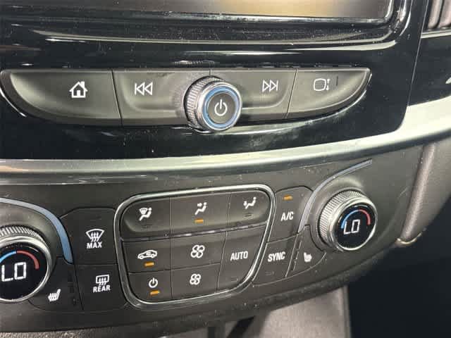 Used 2023 Chevrolet Traverse LT w/ LT Premium Package AWD/4WD image 19
