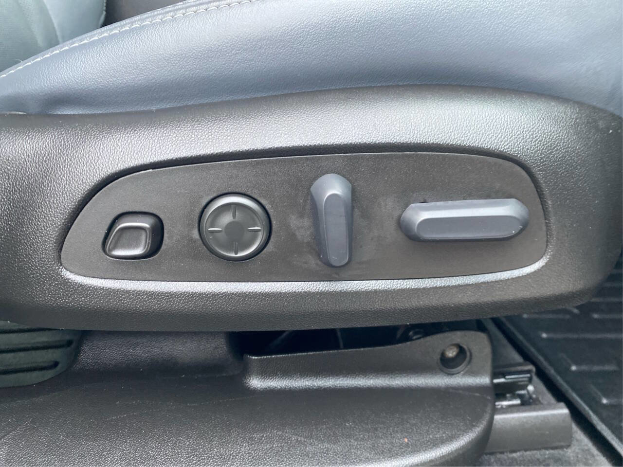 Used 2022 Buick Enclave Premium image 34