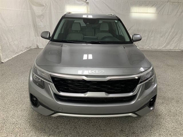 Used 2023 Kia Seltos EX image 3
