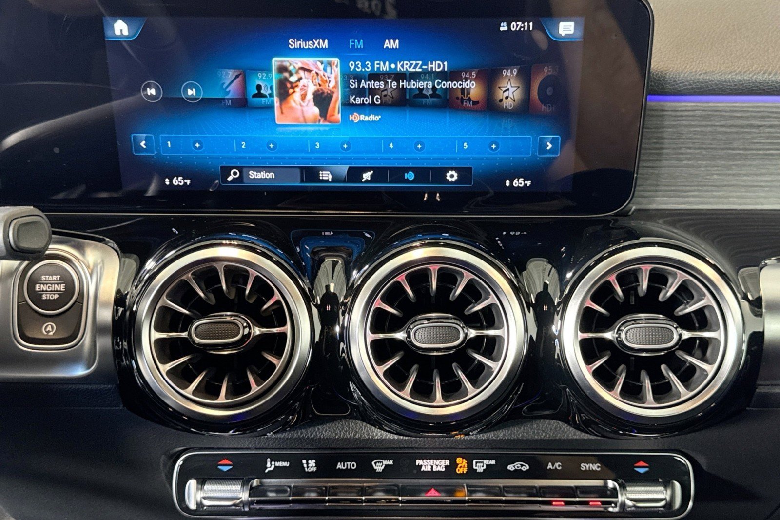 Certified 2023 Mercedes-Benz GLB 250 w/ Premium Package image 14