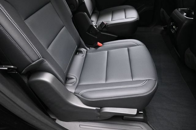 Used 2026 Chevrolet Traverse LT w/ Midnight/Sport Edition FWD image 30