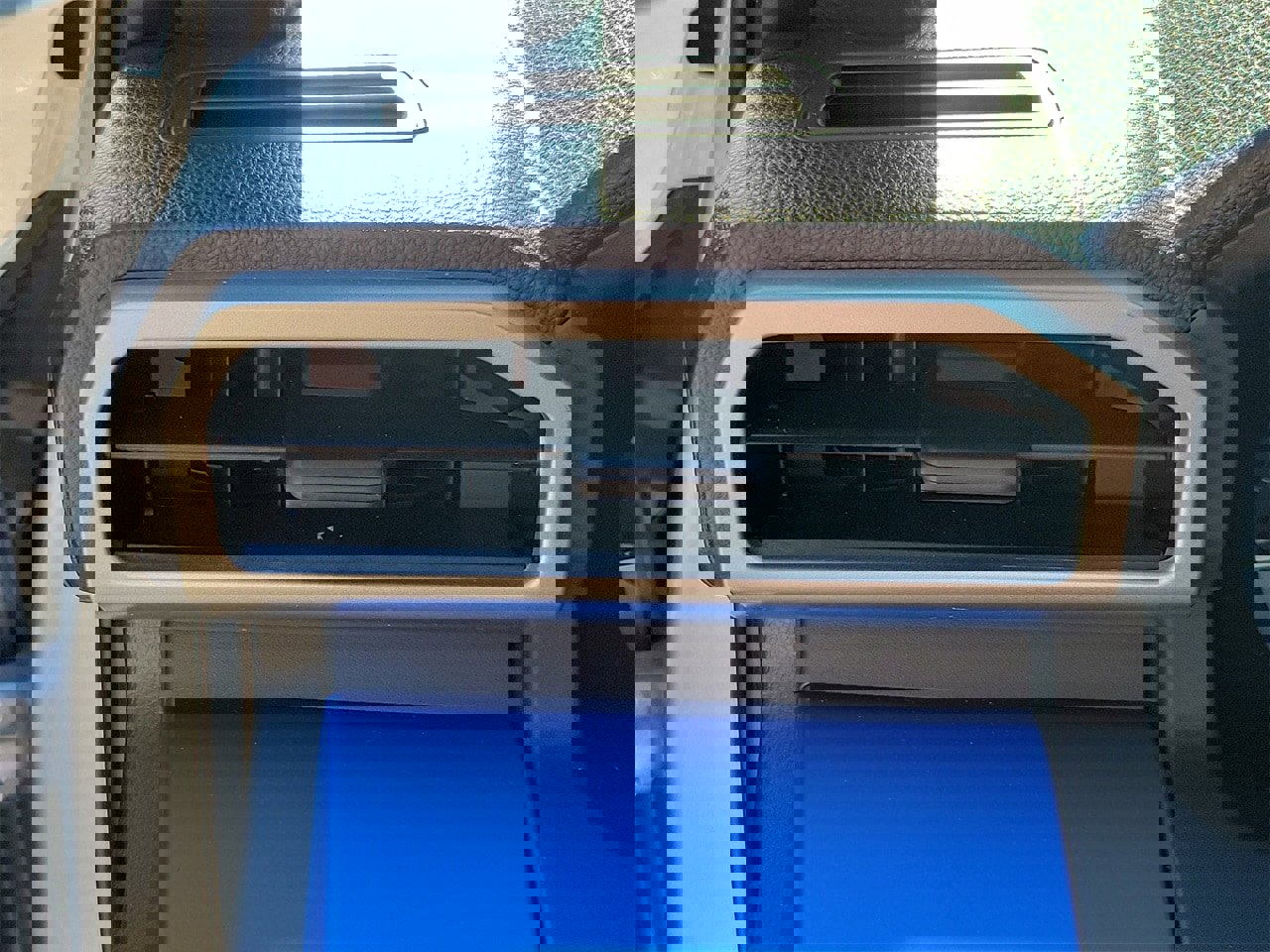 Used 2025 Toyota Tacoma TRD Off-Road image 30