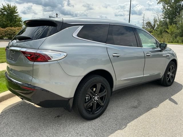 Used 2023 Buick Enclave Essence w/ Experience Buick Package AWD/4WD image 6