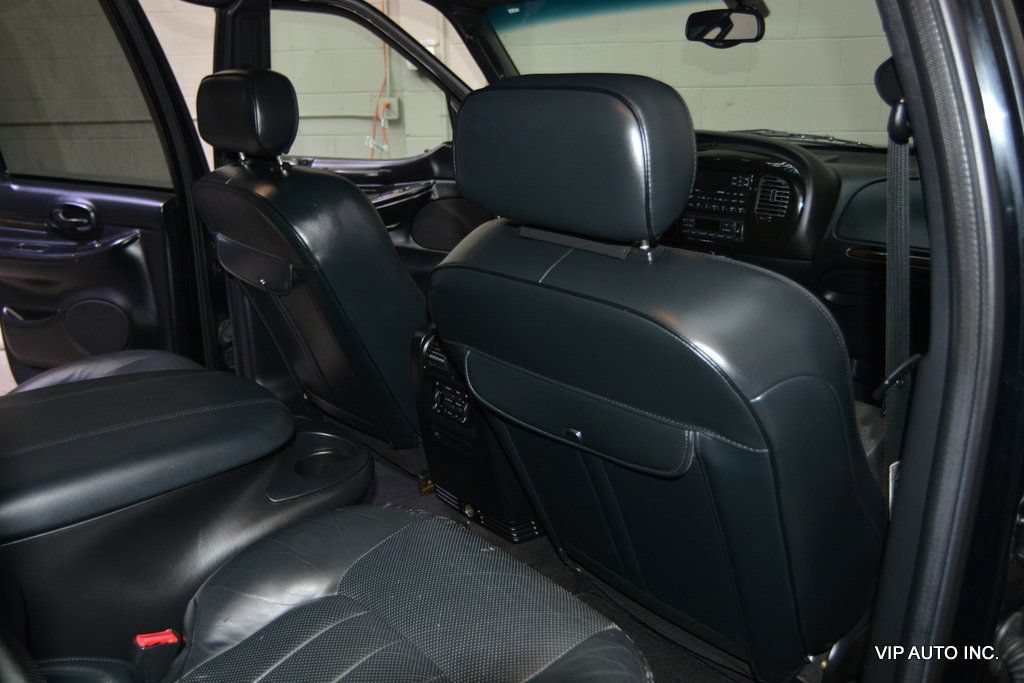 Used 2002 Lincoln Blackwood RWD image 16