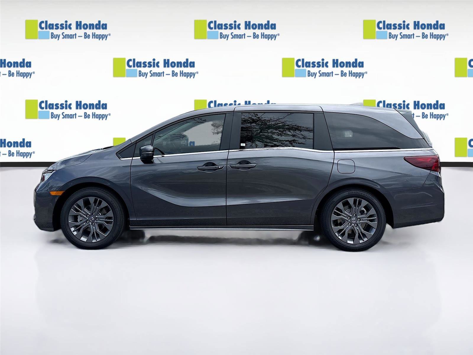 New 2026 Honda Odyssey Touring image 4