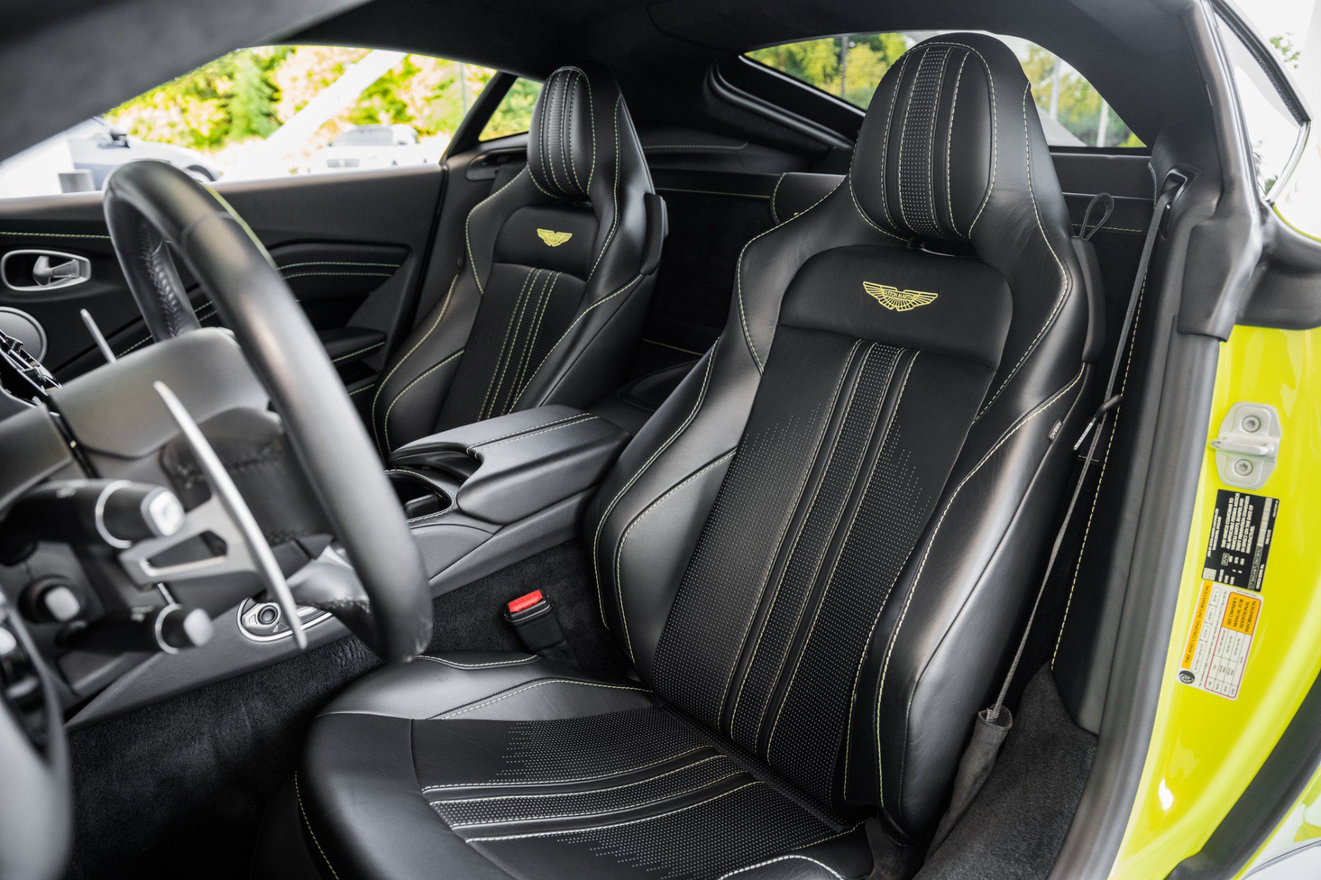Used 2020 Aston Martin V8 Vantage Coupe RWD image 12