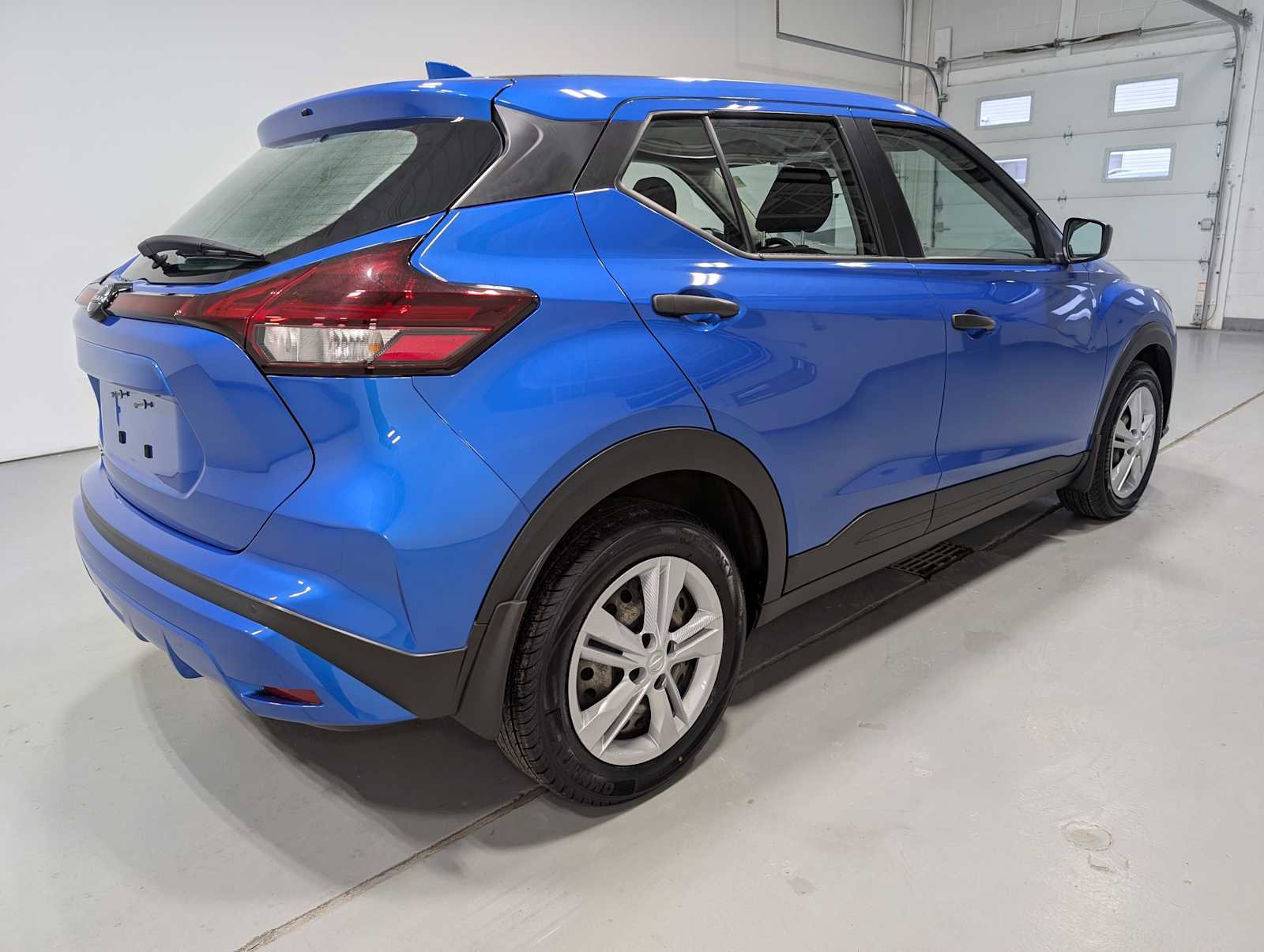 Used 2023 Nissan Kicks S image 8