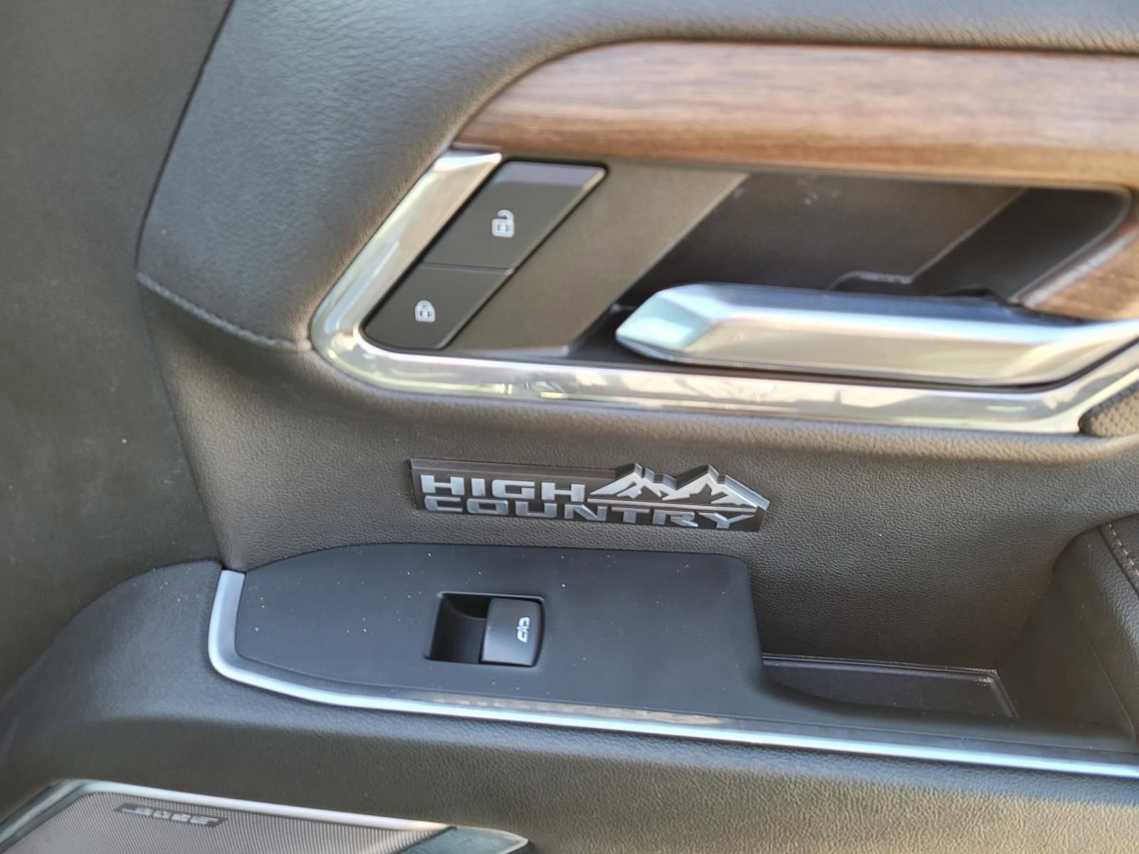 Used 2023 Chevrolet Silverado 1500 High Country w/ High Country Premium Package image 9