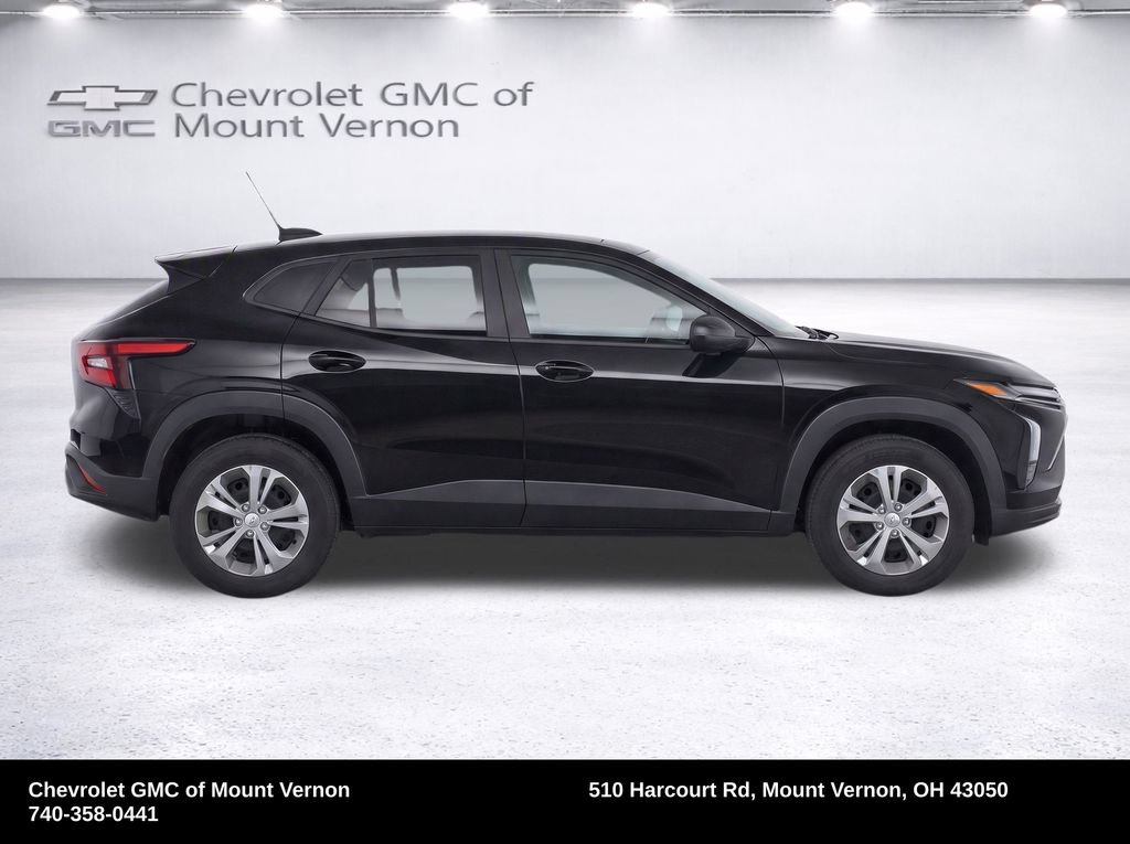Used 2024 Chevrolet Trax LS FWD image 39
