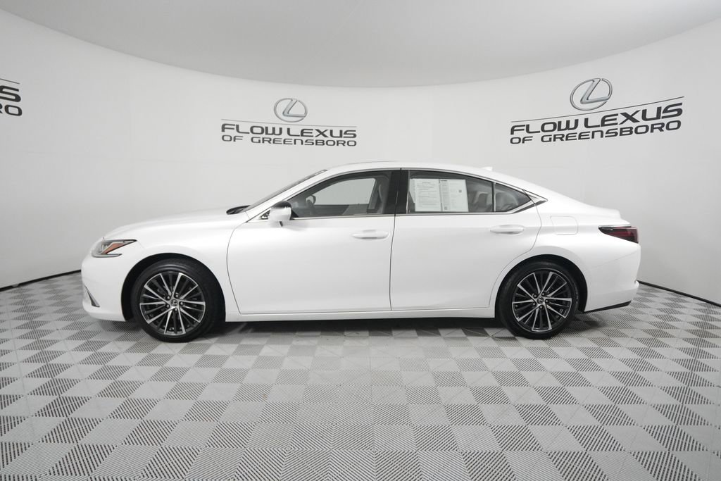 Certified 2025 Lexus ES 350 w/ Premium Package image 4