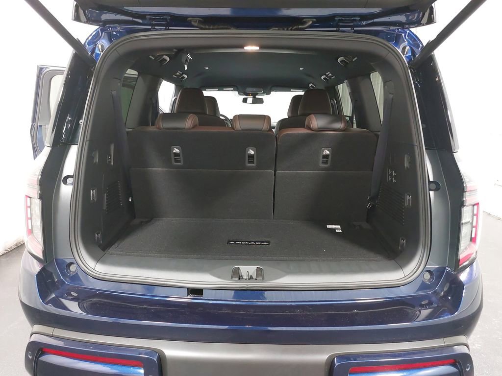 New 2025 Nissan Armada SL w/ Captain's Chari Seat Package image 13