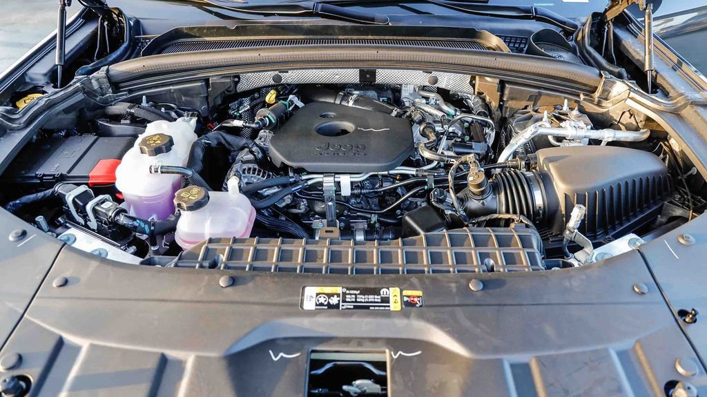 New 2026 Jeep Grand Cherokee Altitude RWD image 32