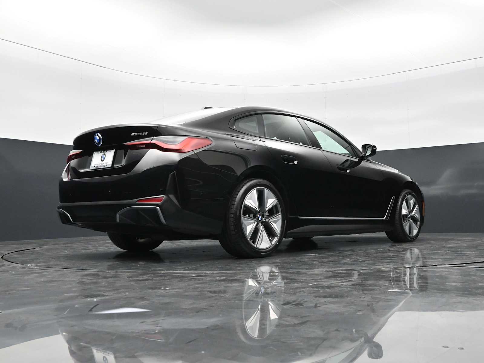 Certified 2023 BMW i4 eDrive35 image 28