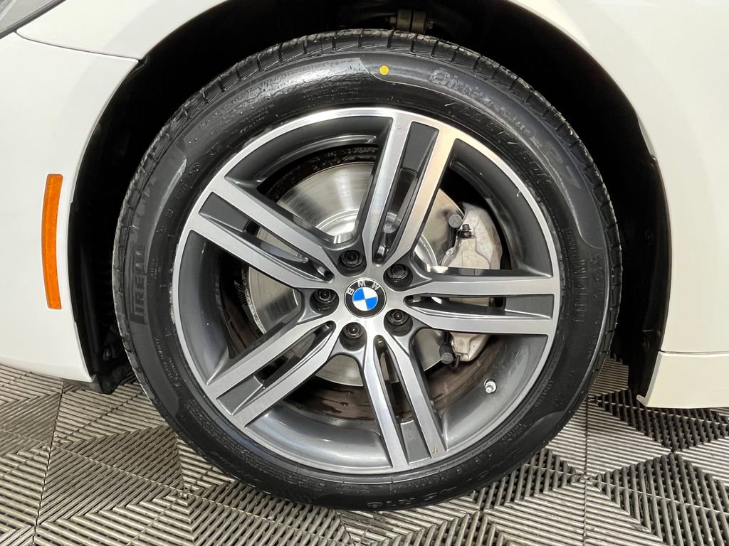 Used 2023 BMW 530i xDrive w/ Premium Package image 13