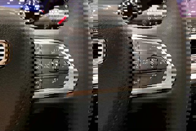 Used 2023 Jeep Compass Limited image 19