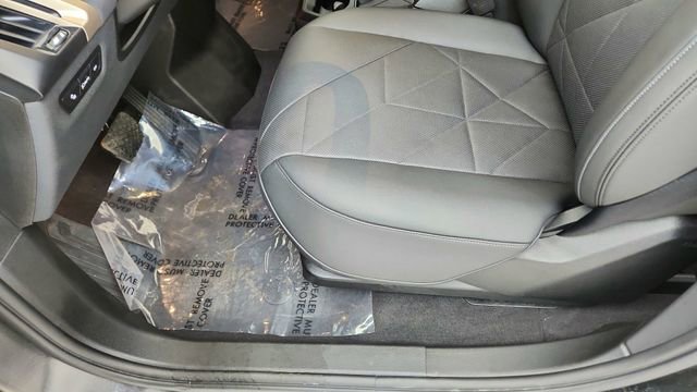 Used 2024 BMW iX xDrive50 w/ Premium Package image 34