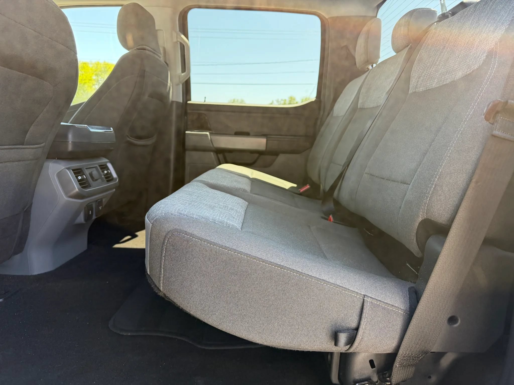 Used 2022 Ford F150 Lightning XLT AWD/4WD image 24