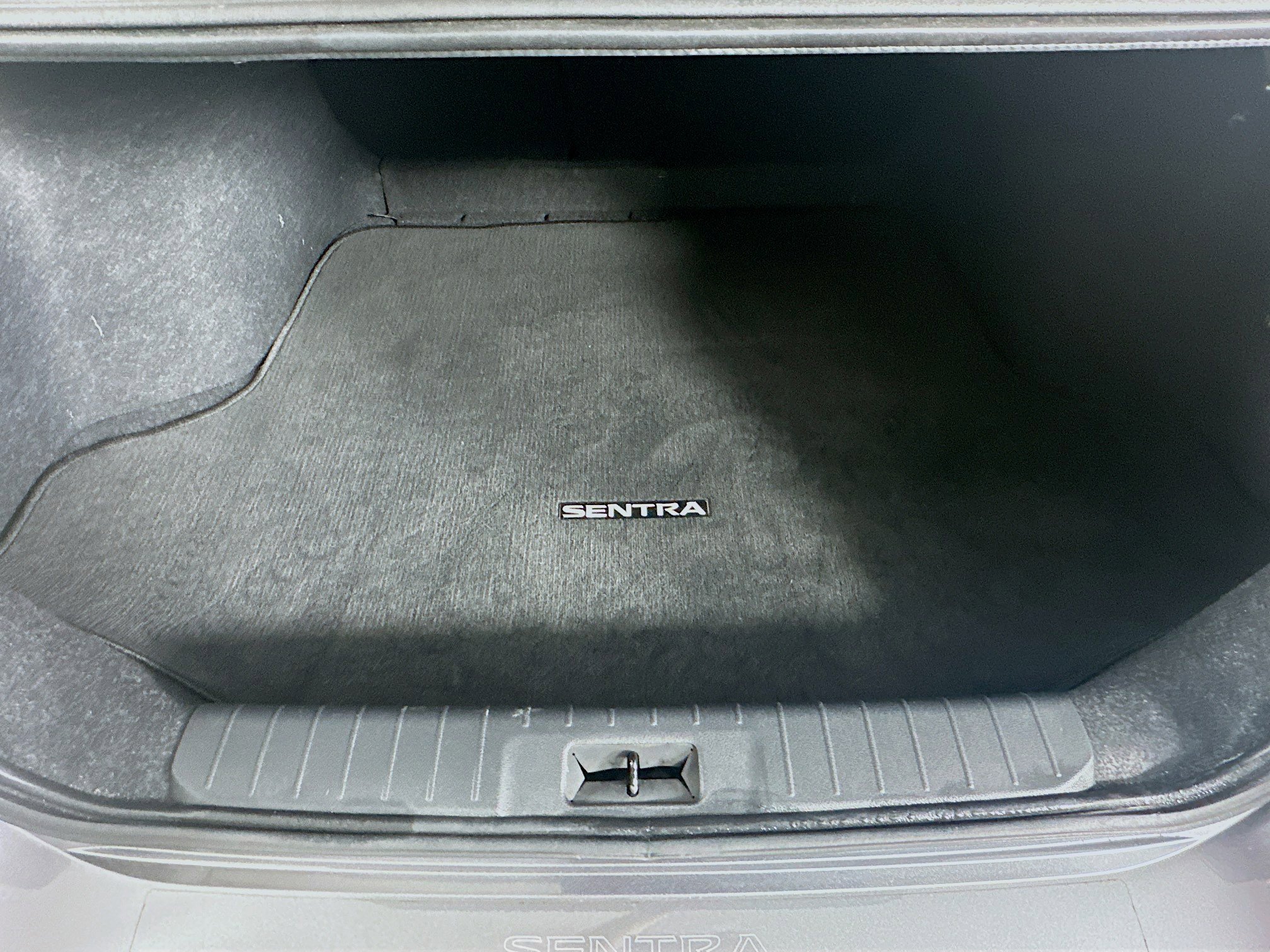 Used 2022 Nissan Sentra SR w/ SR Premium Package FWD image 26
