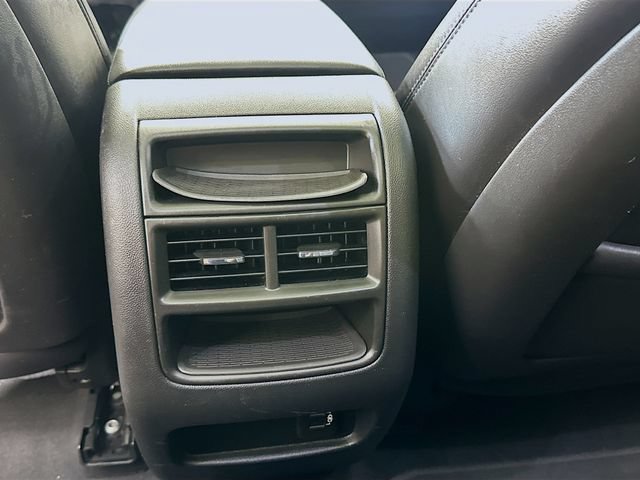 Used 2018 Cadillac XT5 Luxury w/ LPO, Black Ice Package AWD/4WD image 33