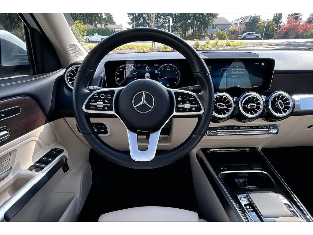 Used 2020 Mercedes-Benz GLB 250 w/ Premium Package image 5
