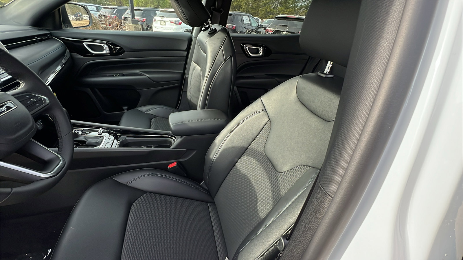 New 2026 Jeep Compass Latitude image 17