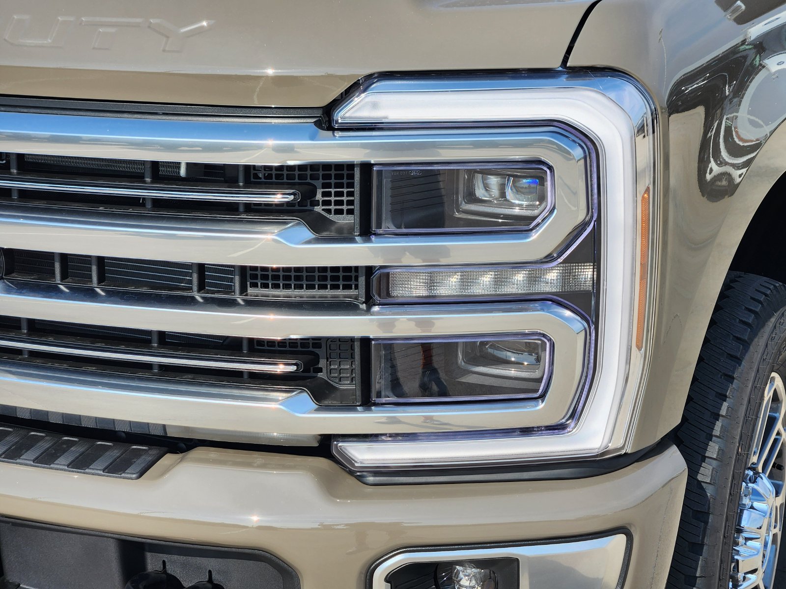 New 2027 Ford F250 Platinum w/ Platinum Plus Package AWD/4WD image 12