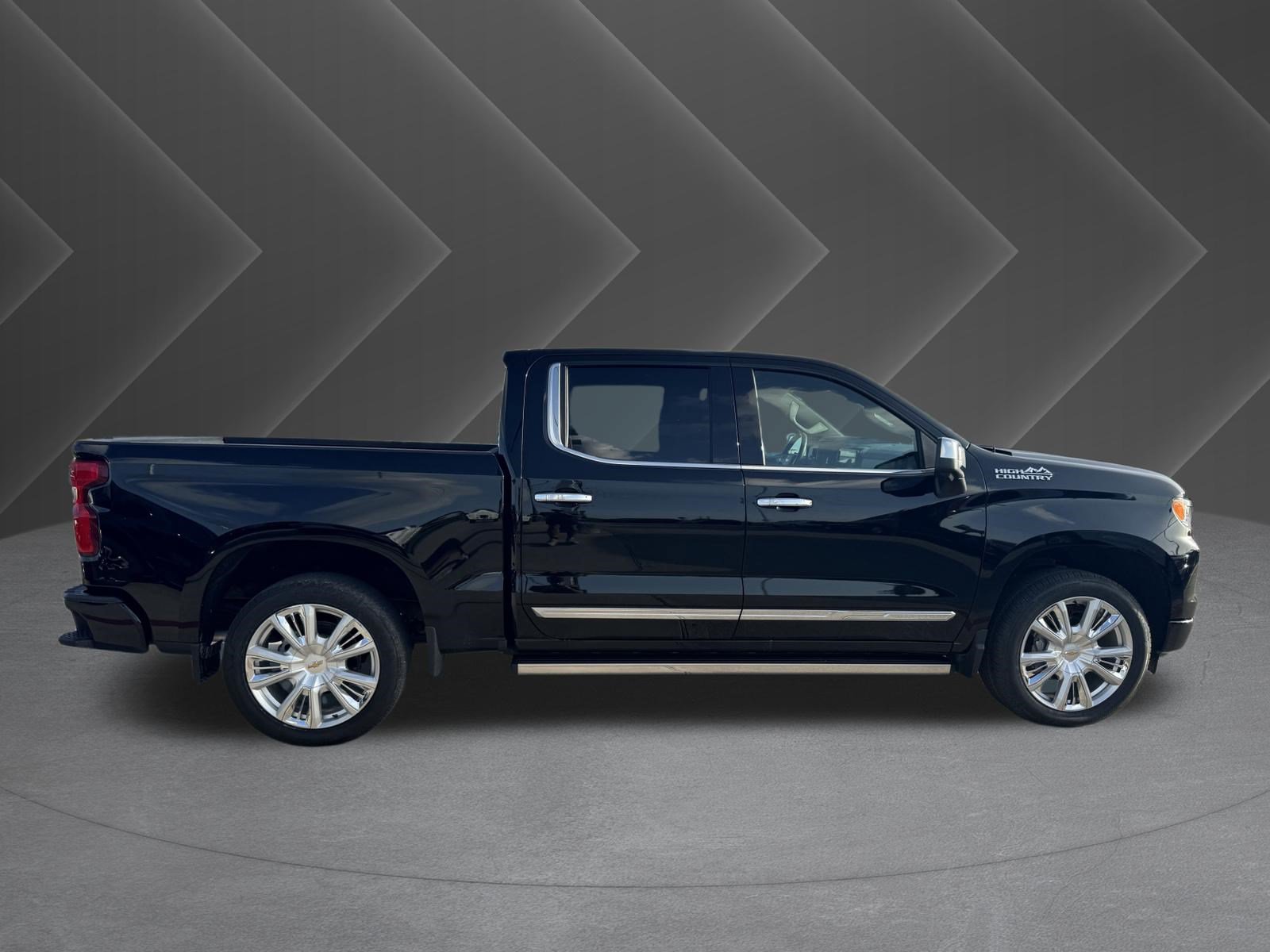 Used 2025 Chevrolet Silverado 1500 High Country w/ High Country Premium Package AWD/4WD image 5