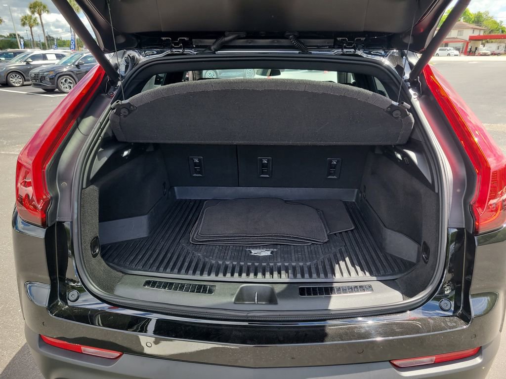 Used 2023 Cadillac XT4 Premium Luxury w/ Cold Weather Package AWD/4WD image 8