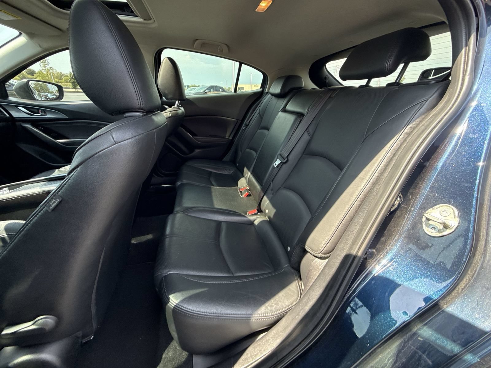 Used 2018 MAZDA MAZDA3 Grand Touring w/ Premium Equipment Package FWD image 24