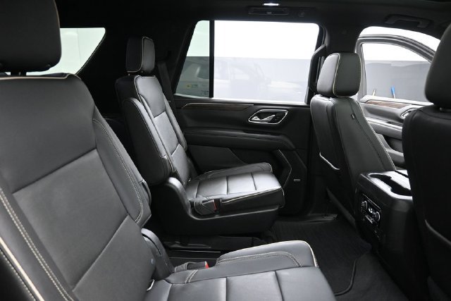 Used 2021 Chevrolet Tahoe Premier w/ Premium Package AWD/4WD image 31
