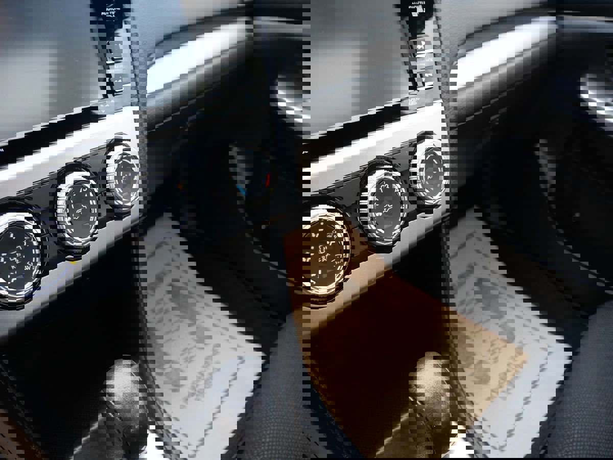 Used 2015 Subaru Impreza 2.0i Premium image 11