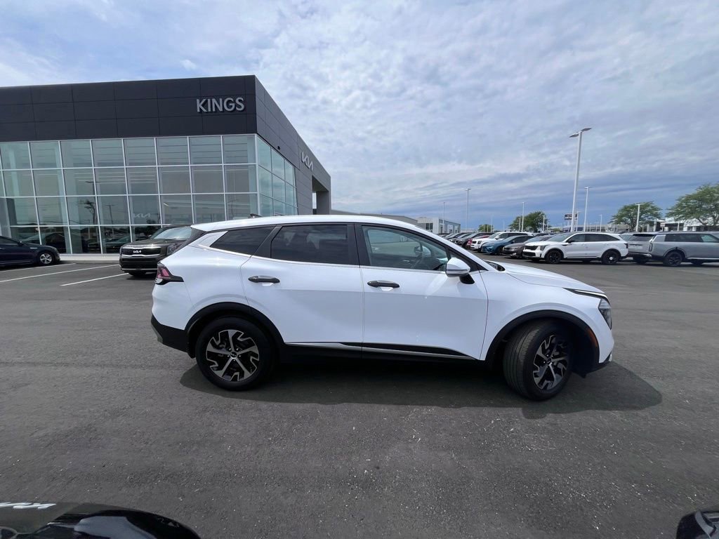 Certified 2024 Kia Sportage EX FWD image 2