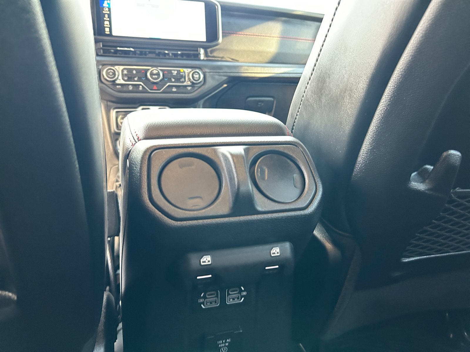 Used 2025 Jeep Gladiator Rubicon w/ Convenience Group AWD/4WD image 30