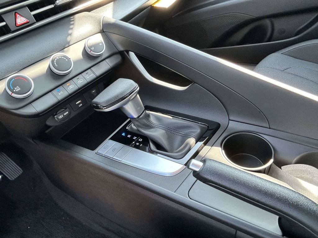 New 2026 Hyundai Elantra SE FWD image 20