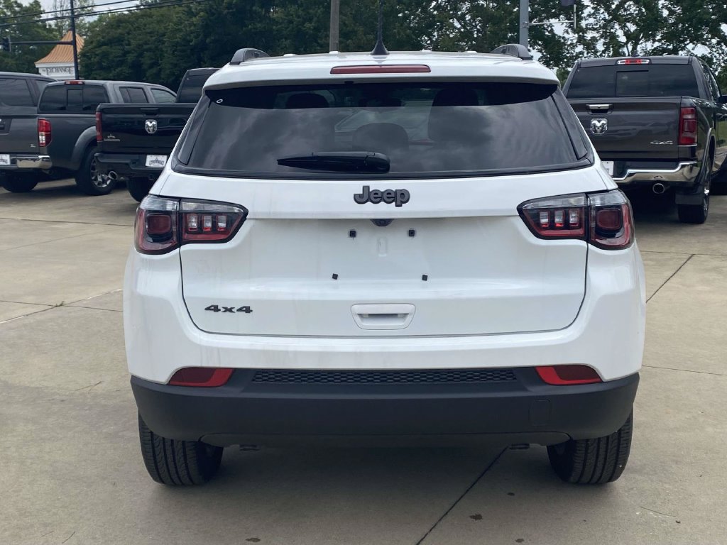 New 2026 Jeep Compass Latitude AWD/4WD image 34