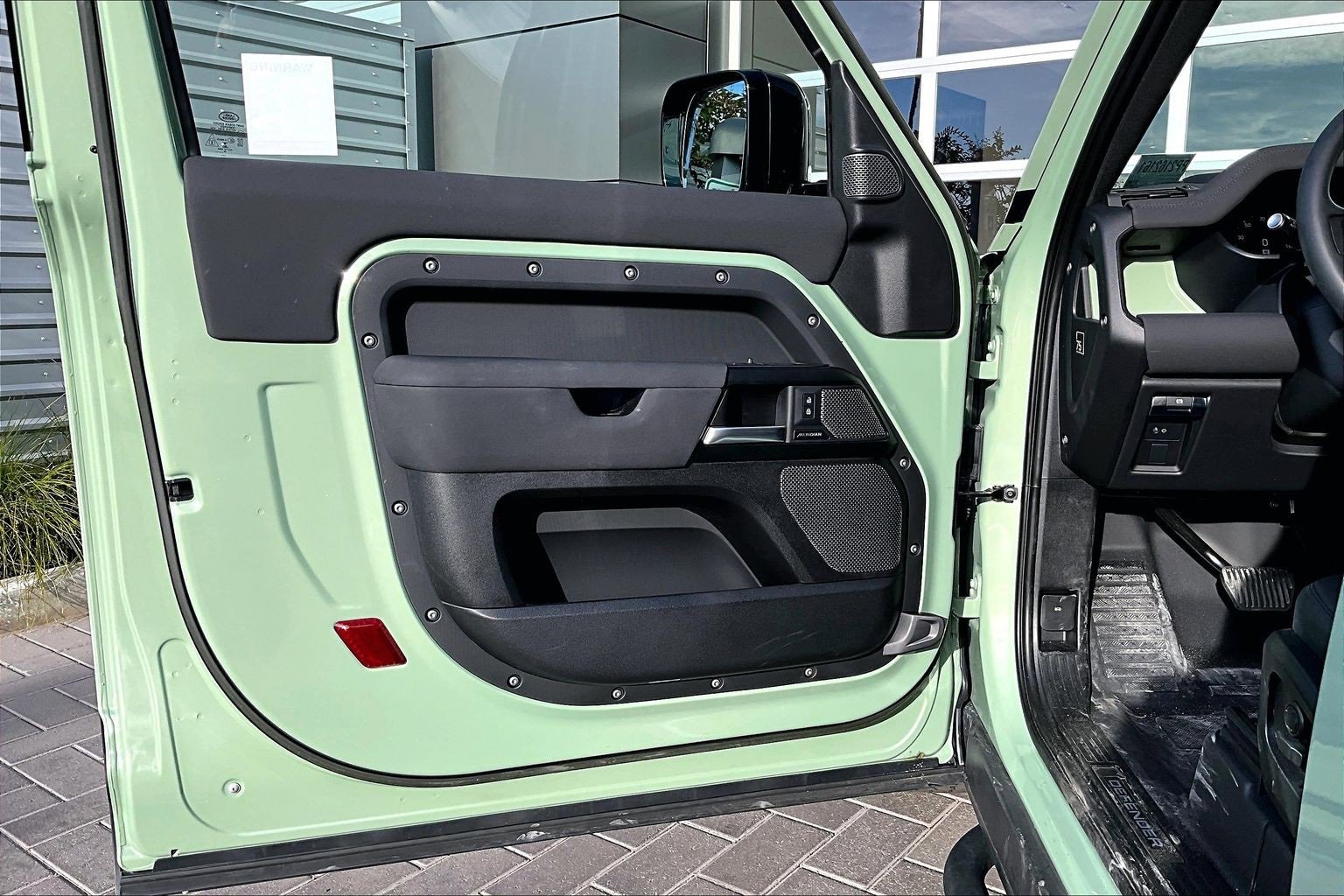 Used 2023 Land Rover Defender 110 75th Limited Edition image 23