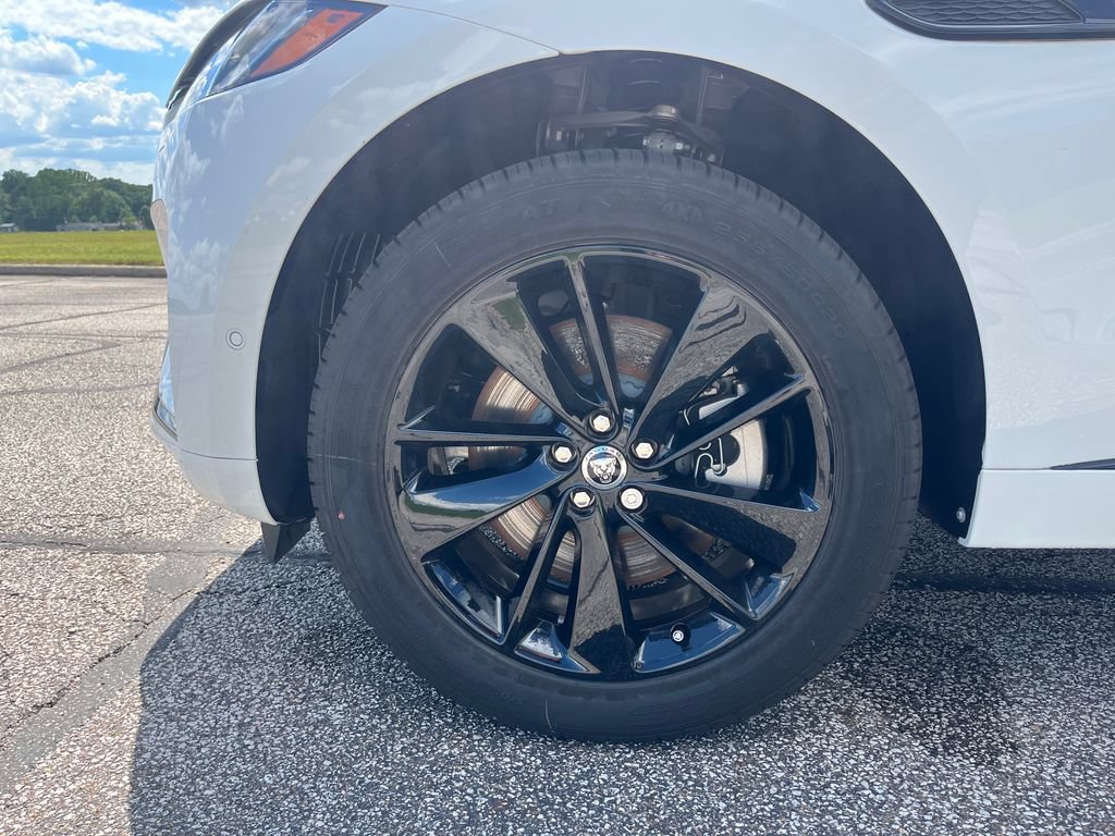 New 2026 Jaguar F-PACE R-Dynamic S AWD/4WD image 18