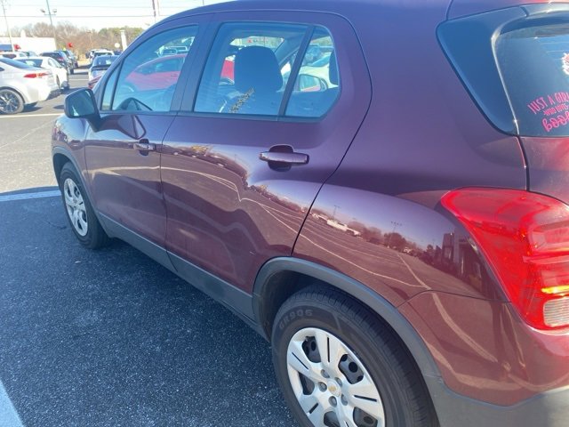 Used 2016 Chevrolet Trax LS image 2