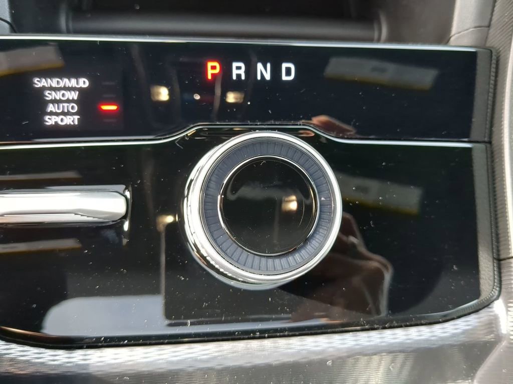 New 2025 Jeep Grand Cherokee Limited w/ Trailer Tow Package image 18