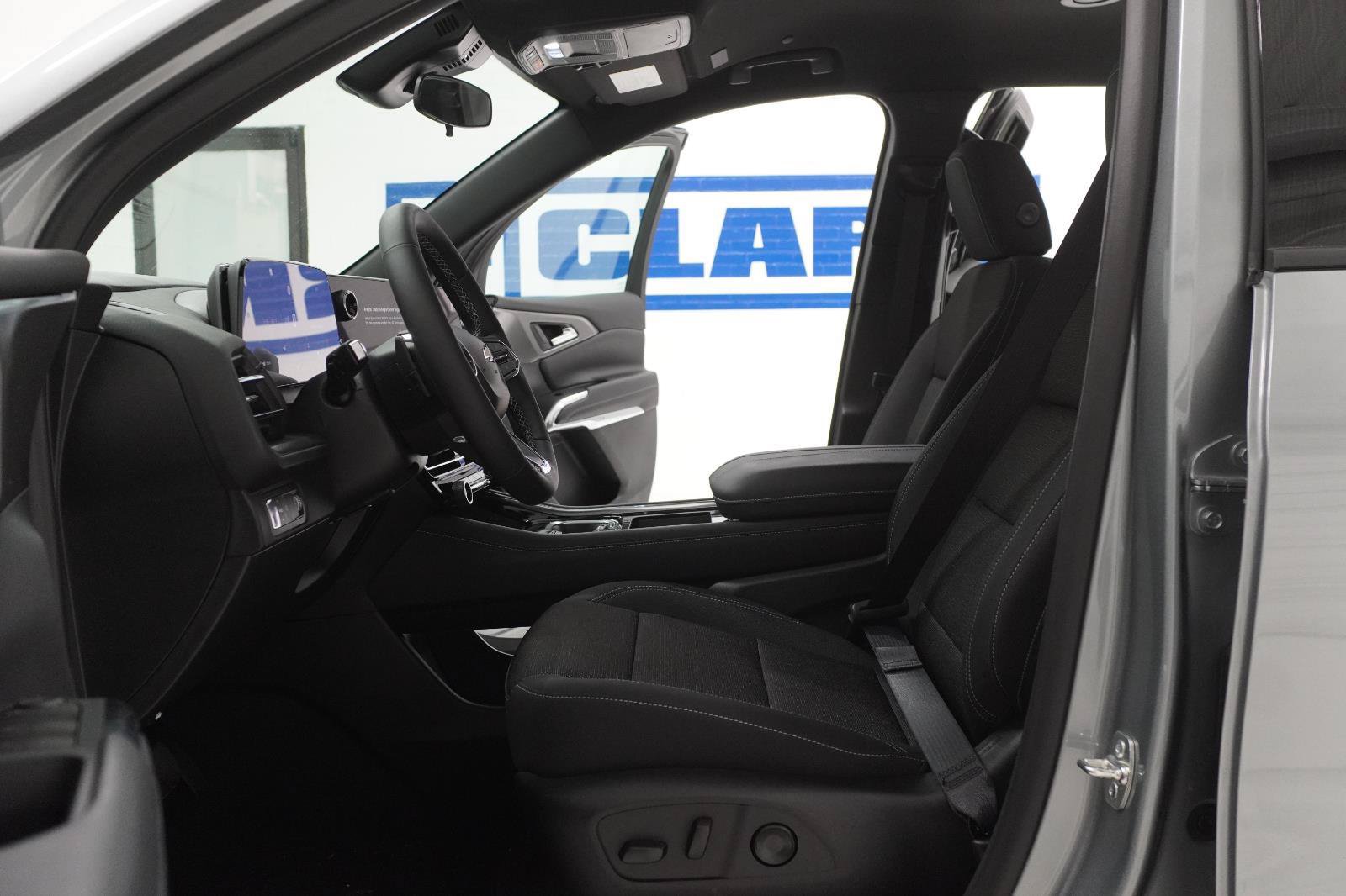 New 2026 Chevrolet Traverse LT FWD image 5