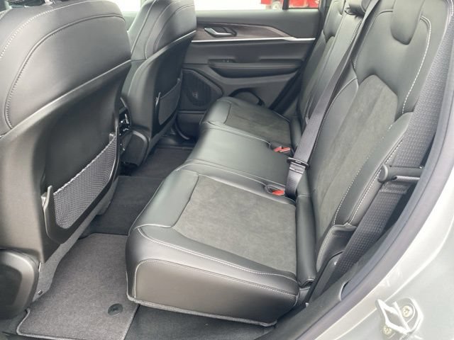 New 2026 Jeep Grand Cherokee Altitude AWD/4WD image 28
