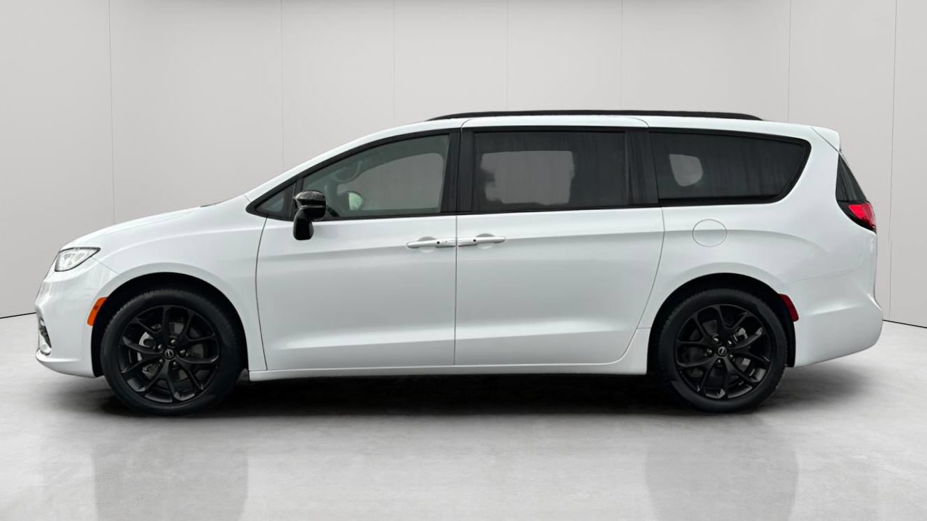 New 2026 Chrysler Pacifica Limited w/ S Appearance Package FWD image 9