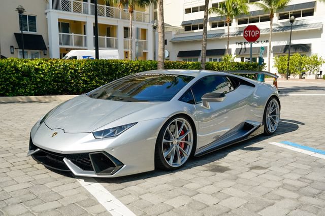 Used 2015 Lamborghini Huracan LP 610-4 AWD/4WD image 2