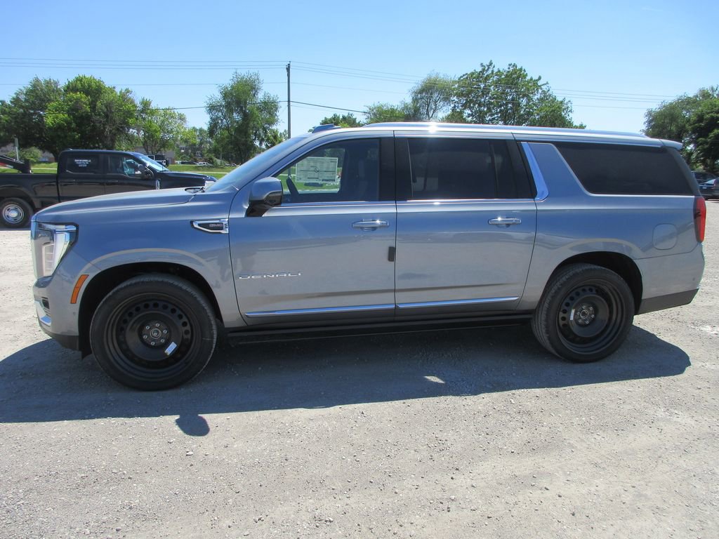 New 2026 GMC Yukon XL Denali w/ Denali Reserve Package AWD/4WD image 7